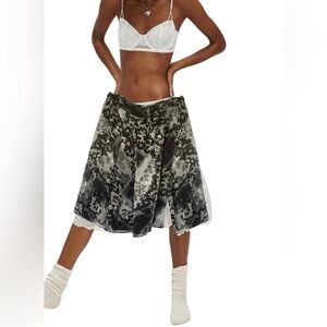 Women's Silk Skirt Black Floral Pleated Straight Old Money Quiet Luxury CBK